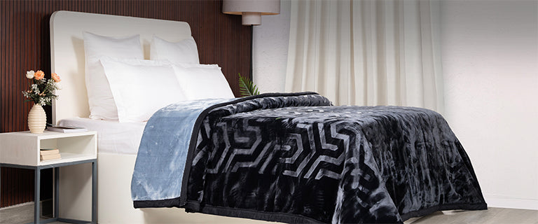 How to Pick the Best AC Comforter for Your Bed: A Guide to Size, Material, and Style