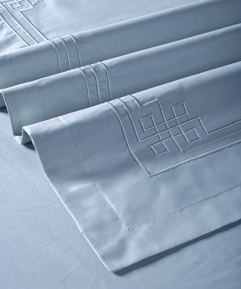 Nectarsoft Luxe Living Solid King Bedsheet Set, Windsor, Blue Shadow|300 TC Cotton| 4 Pillow Cover