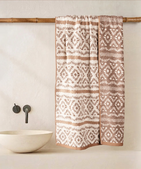 Indulgence By The FirePlace Bath Towel, Super Soft, Intricate Design, 600 GSM, Kelle