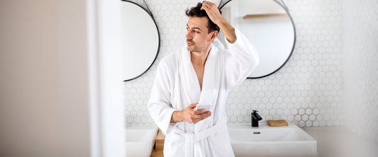 Choosing the Perfect Men's Bathrobe: Fabric, Fit, and Color Options