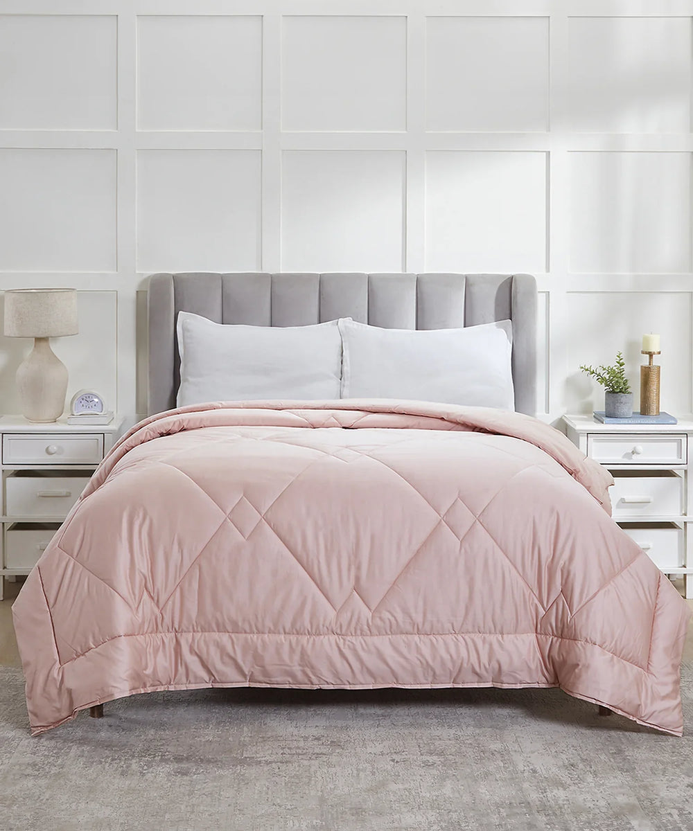 Microfibre Comforter vs Cotton Comforter: Which Is More Comfortable?