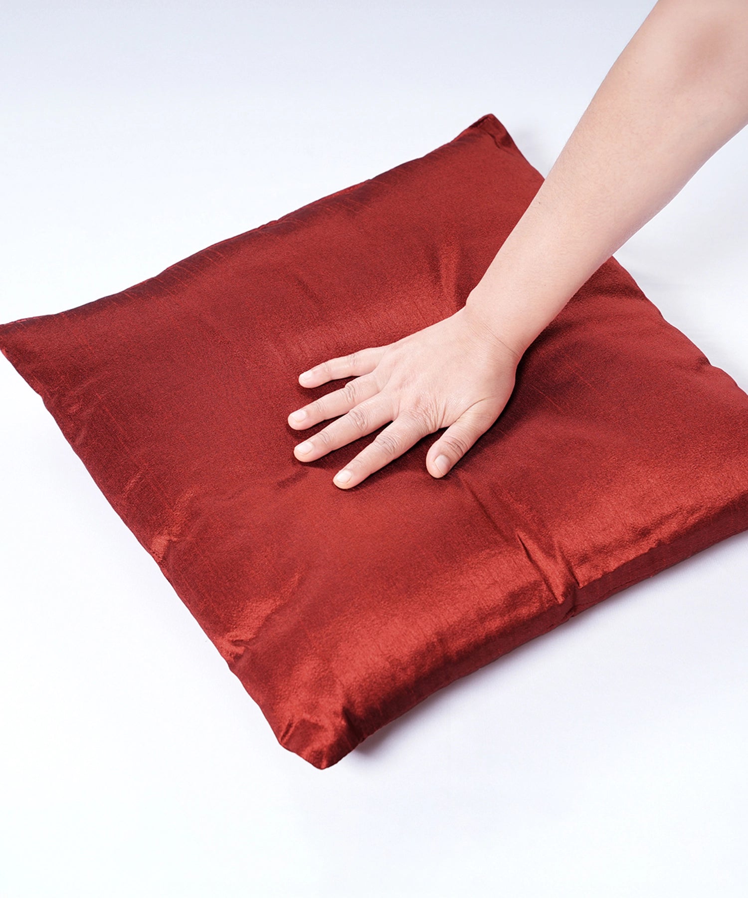 Everyday Solid Single Cushion, 250 GSM, 40 cm x 40 cm, Passion Red