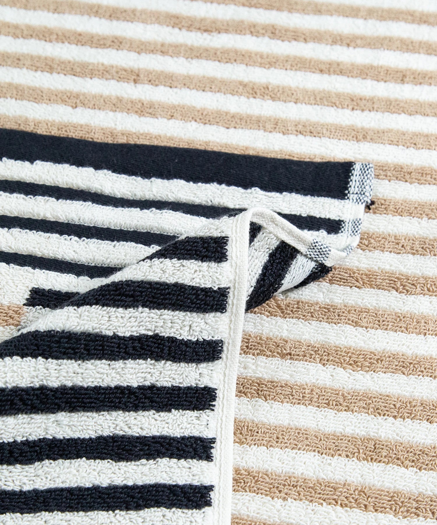 Symphony of Threads 1Pc Bath Towel, Ligne| 625 GSM Cotton