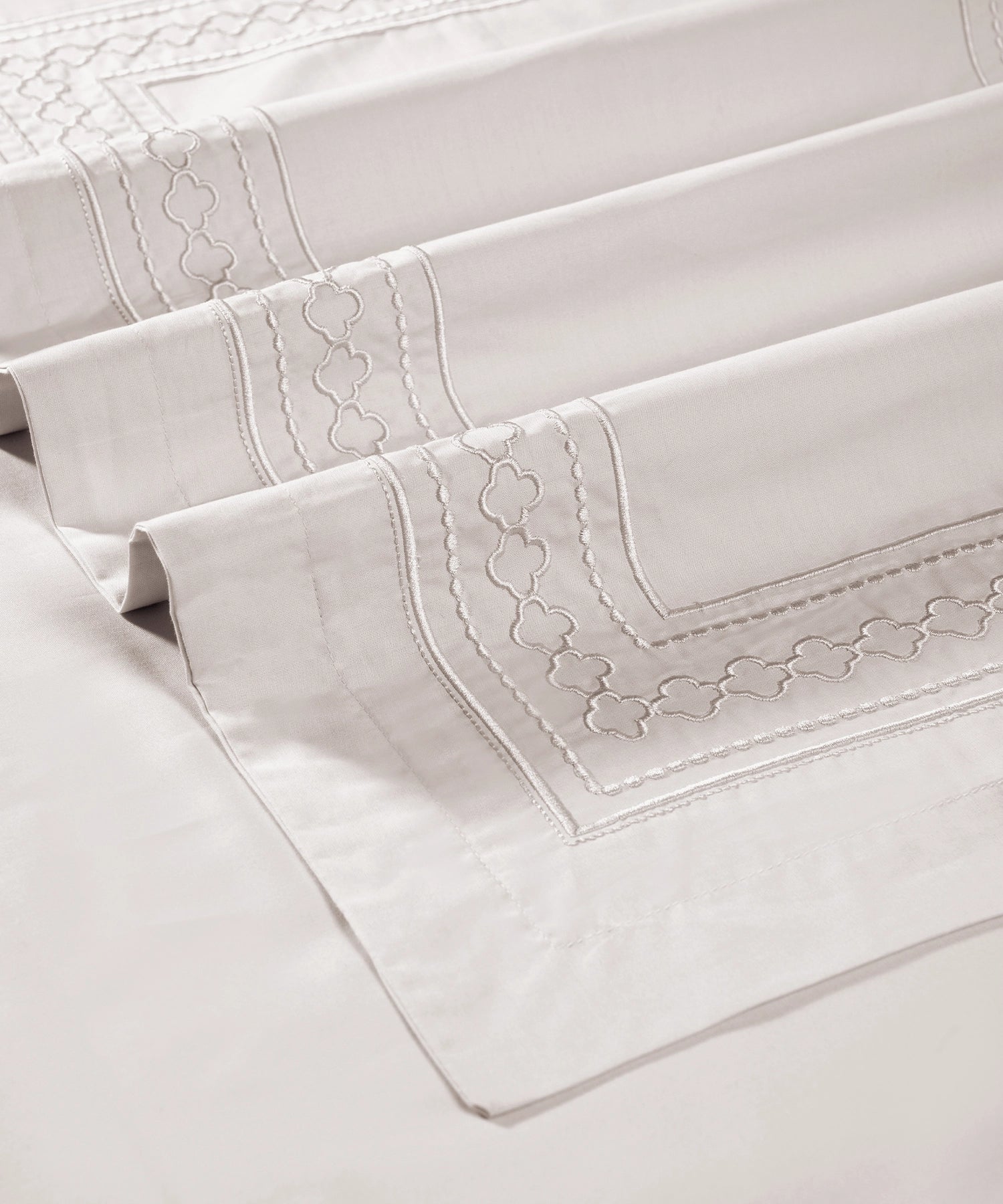 Nectarsoft Luxe Living Solid King Bedsheet ,300 TC ,100% Cotton, Watson, Powder Puff