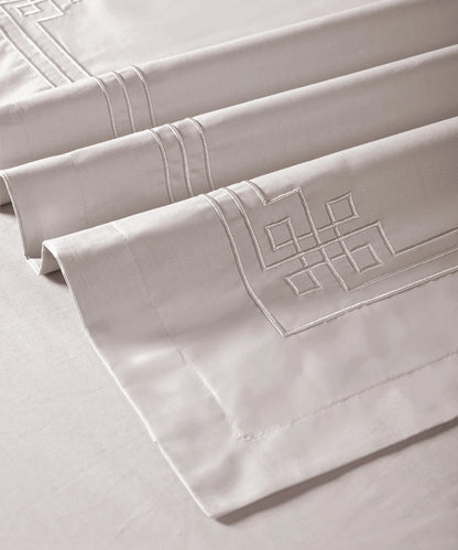 Nectorsoft Luxe Living Solid King Bedsheet Set, Windsor, Powder Puff|300 TC Cotton| 2 Pillow Cover