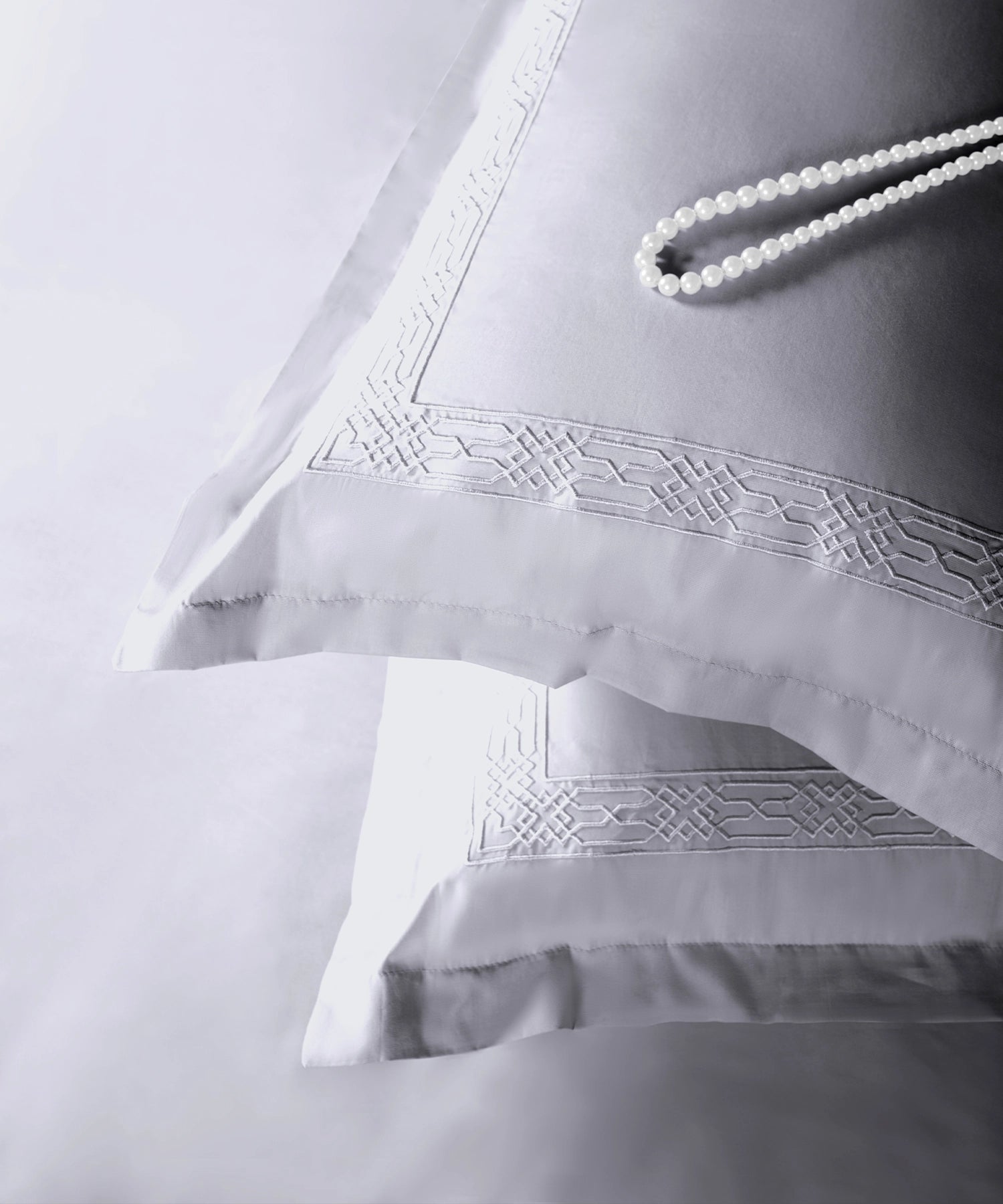 Nectarsoft Luxe Living Solid King Bedsheet ,300 TC ,100% Cotton, Hilton, Silver Cloud