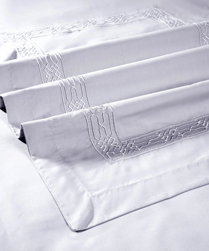 Nectarsoft Luxe Living Solid King Bedsheet ,300 TC ,100% Cotton, Hilton, Silver Cloud