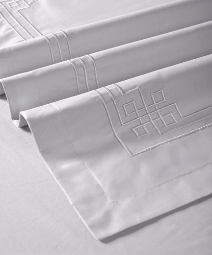 Nectarsoft Luxe Living Solid King Bedsheet Set, Windsor, Silver Cloud|300 TC Cotton| 2 Pillow Cover