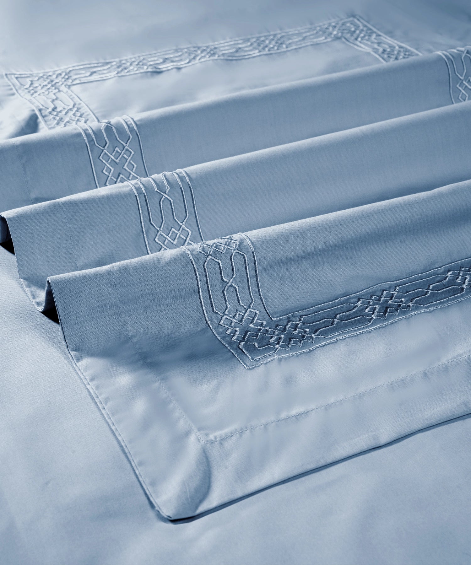 Nectarsoft Luxe Living Solid King Bedsheet ,300 TC ,100% Cotton,Hilton, Blue Shadow