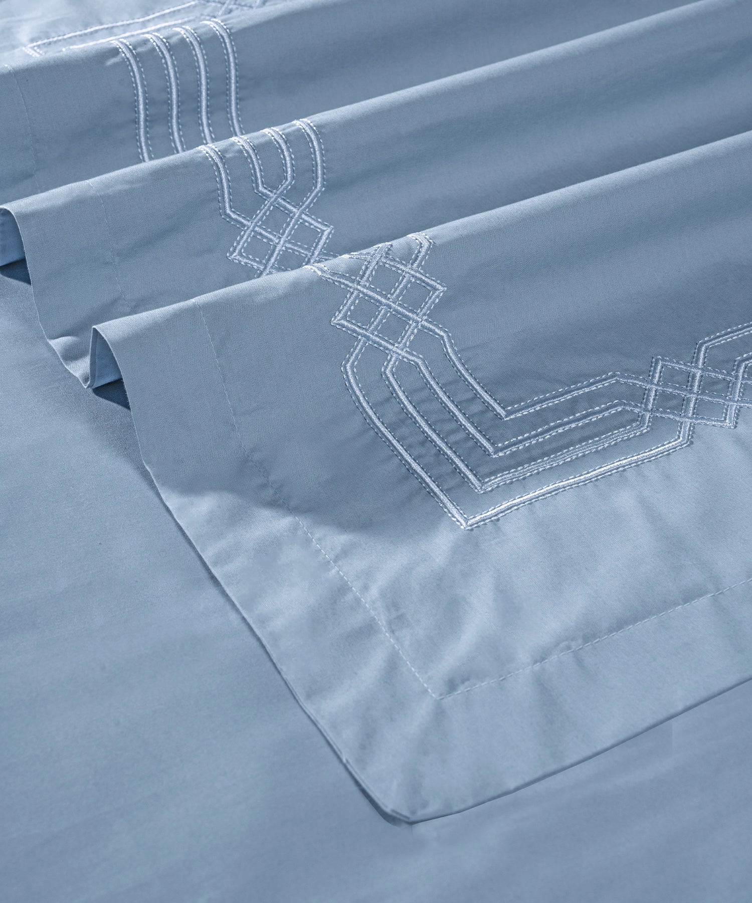 Nectarsoft Luxe Living Solid King Bedsheet ,300 TC ,100% Cotton, Renoir, Blue Shadow