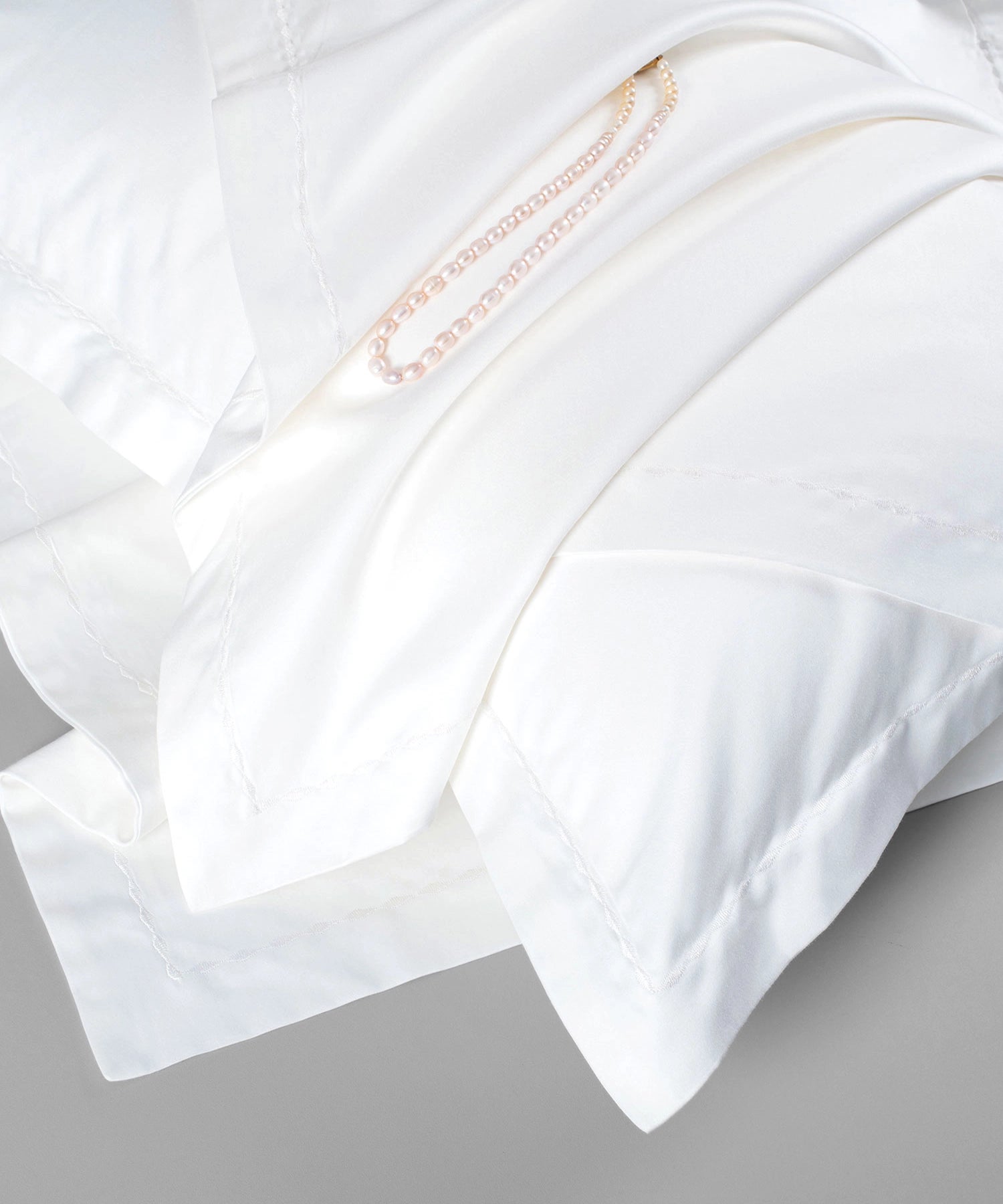Nectarsoft King Solid Bedsheet Set, White| 600 TC Cotton| 4 Pillow Covers