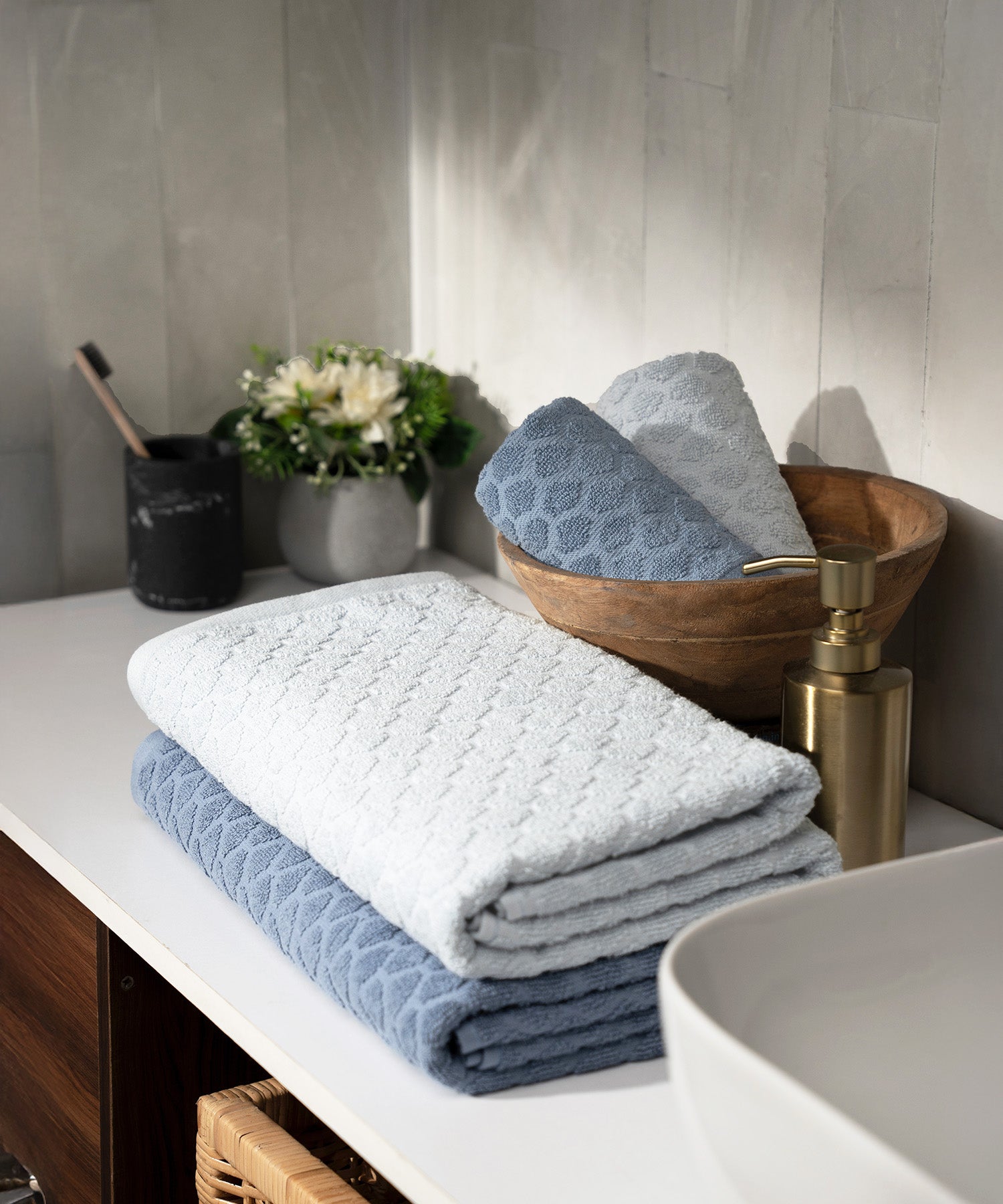 Trident fragrance towels sale