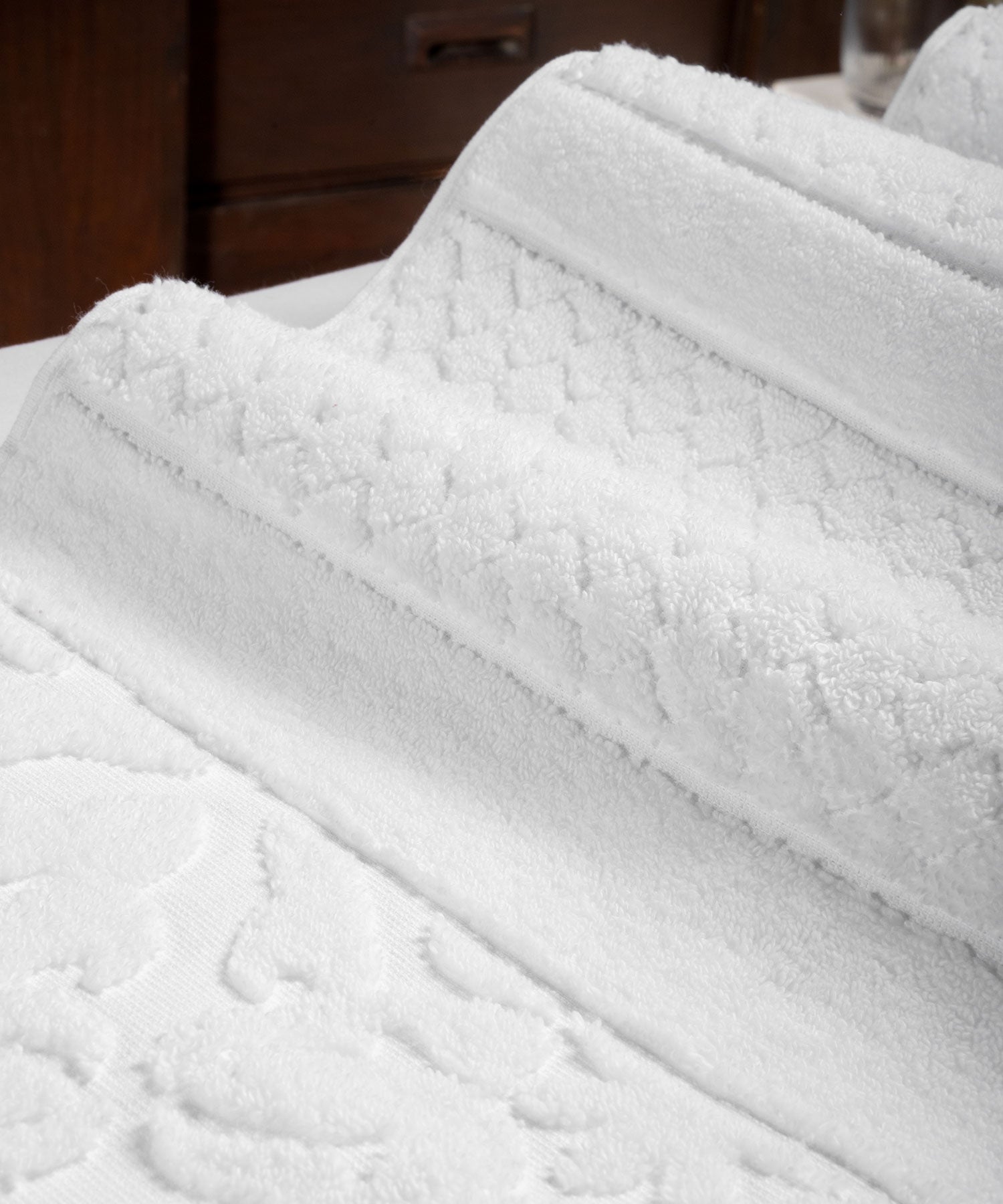 Nectarsoft Be Our Guest Bath Towel, 625 GSM, 100% Cotton, White,  Elanz