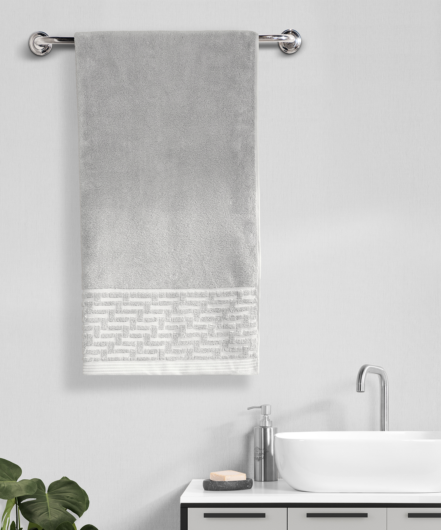 GEO COLLECTION BATH TOWEL, GREY