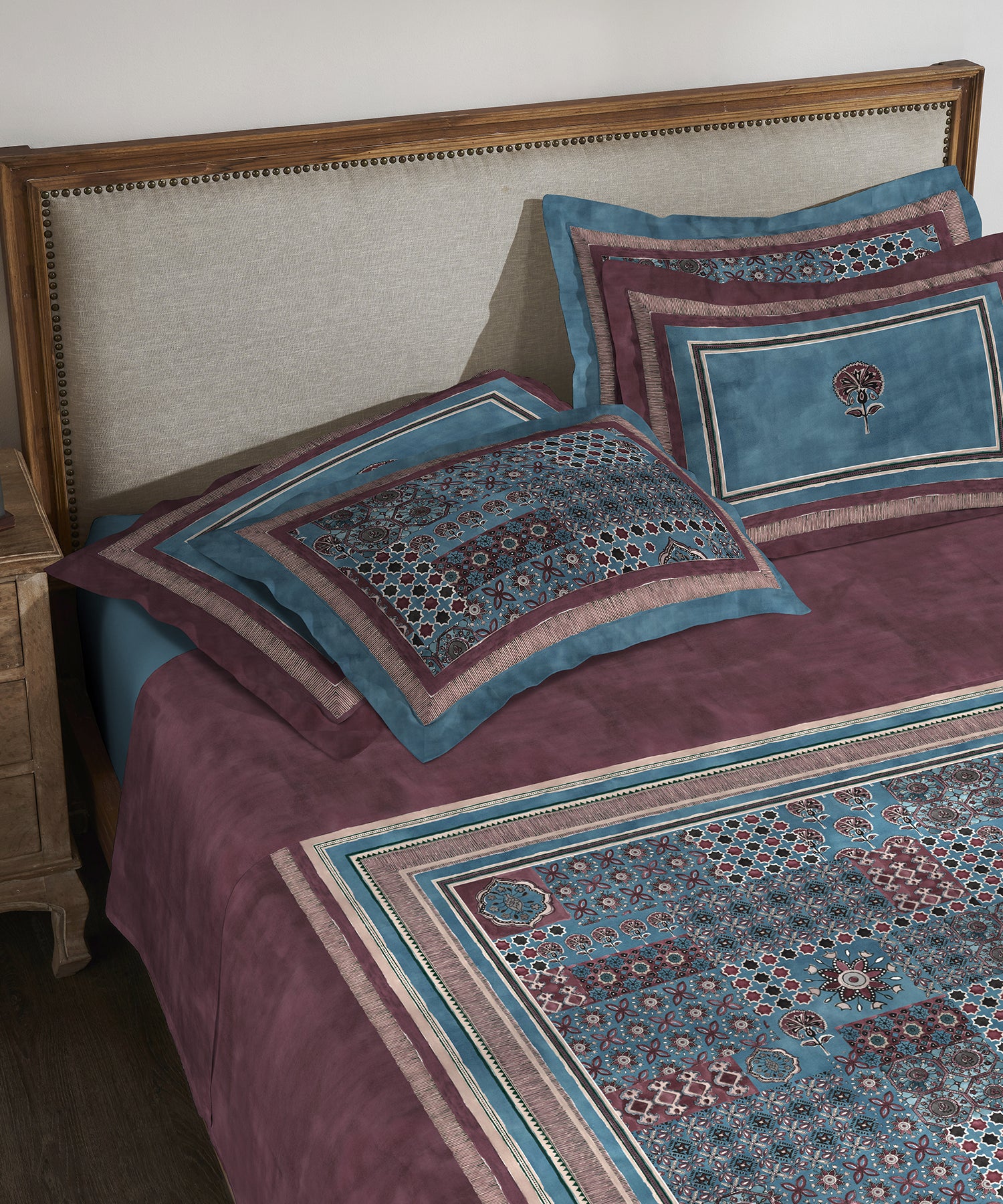 Classic Threads of India King Bedsheet Set, Ajrakh| 210 TC Cotton| 4 Pillow Covers