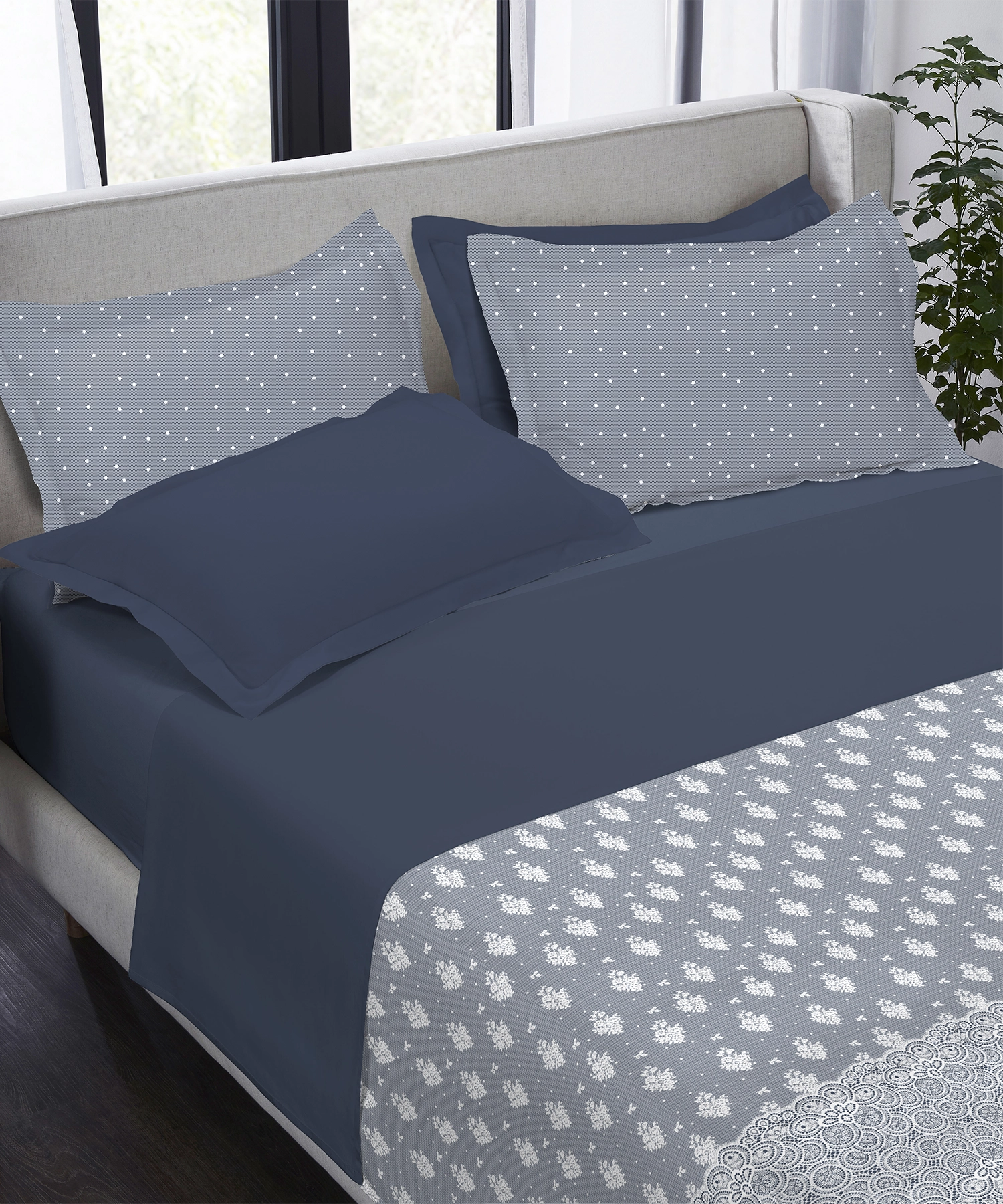Indulgence Symphony of Threads Bedsheet Gift Set, Blueberry| 300 TC Kasturi Cotton|4 Pillow Covers