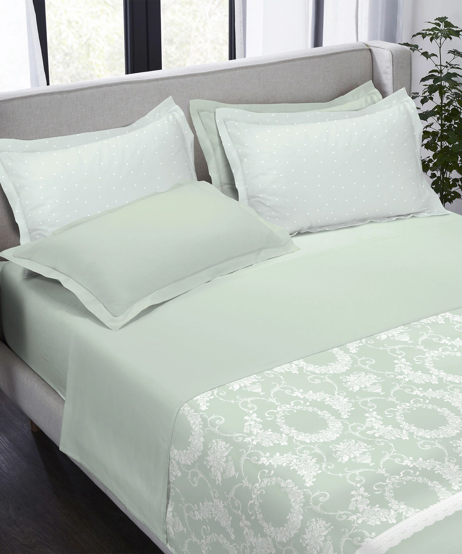 Indulgence Symphony of Threads Bedsheet Gift Set, Mint| 300 TC Kasturi Cotton|4 Pillow Covers