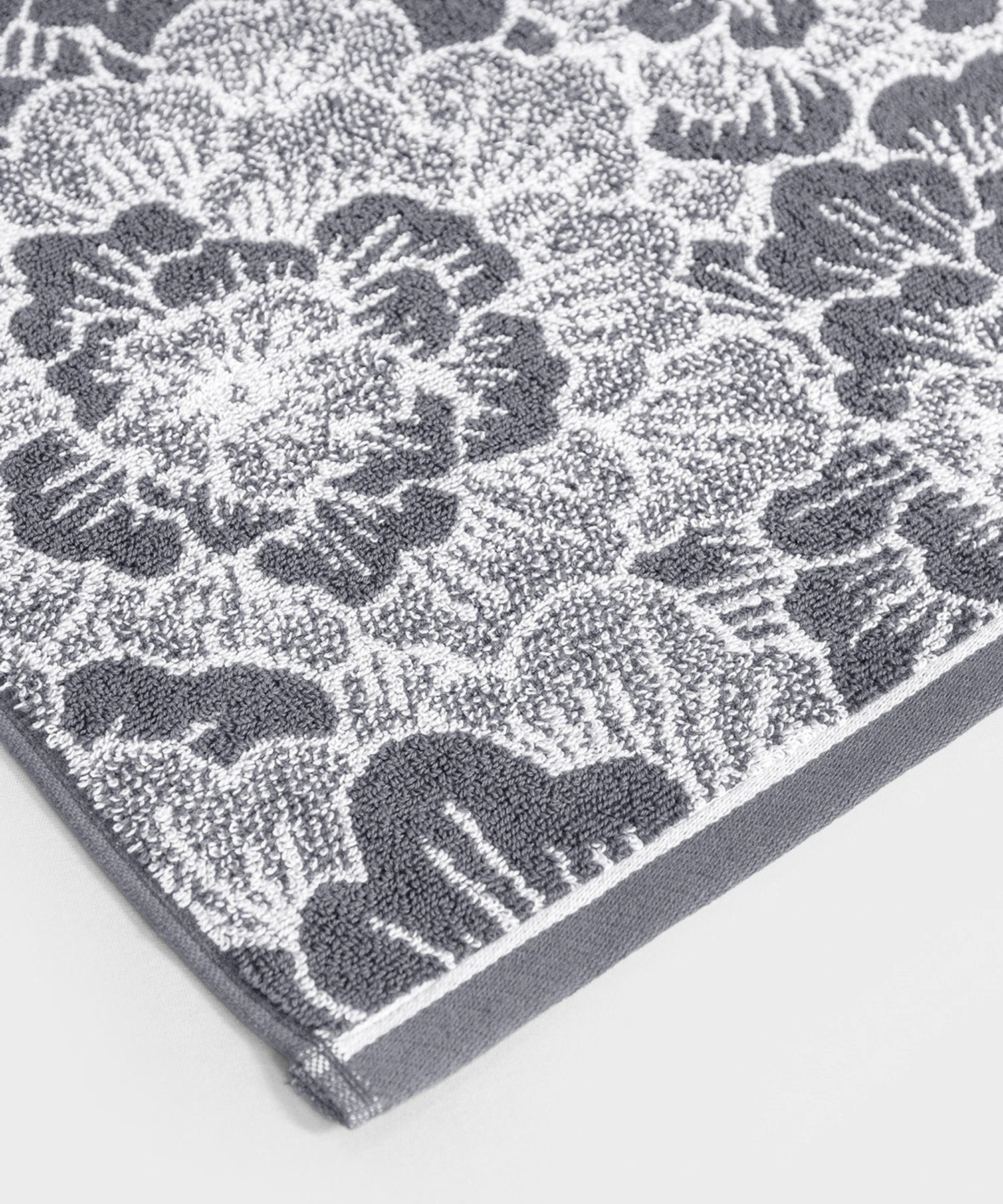 Floral 1 Pc Bath Towel, Grey| 600 GSM Cotton