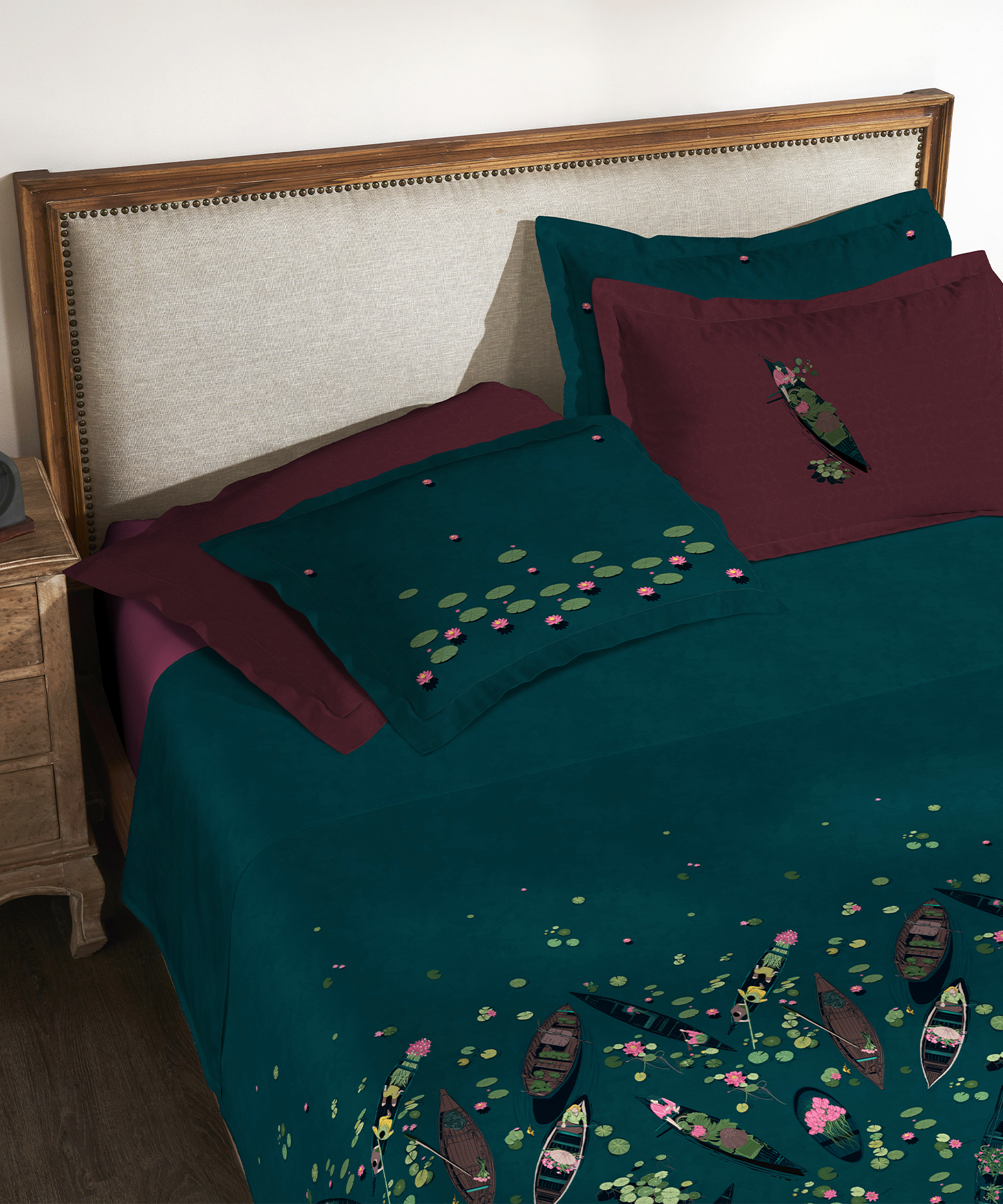 Classic Safarnama King Bedsheet Gift Box| Lakeside Drift | 210 TC Cotton| 2 Pillow Covers