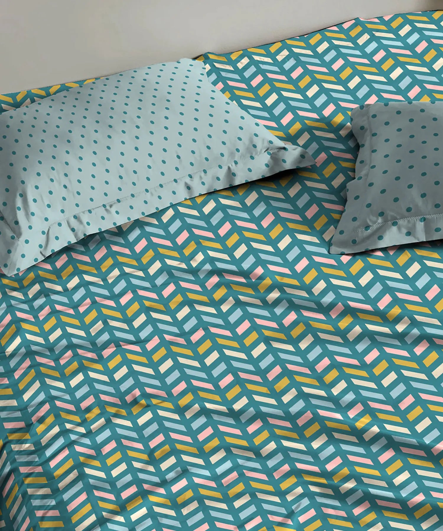 Urban Comfort Queen Bedsheet Set, Party Mood Teal |144 TC Cotton| 2 Pillow Covers